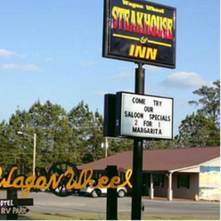 Petal Wagon Wheel Inn الغرفة الصورة